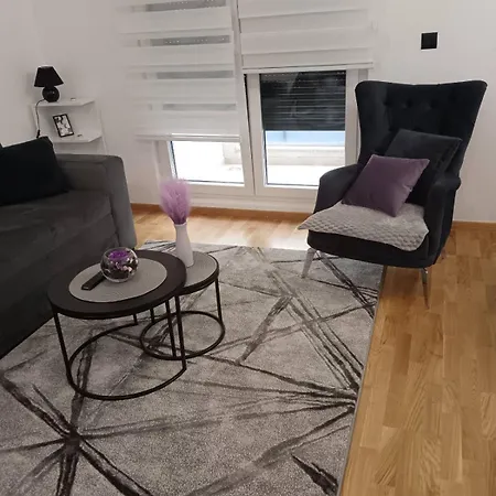 City011 Apartment